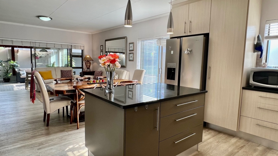 3 Bedroom Property for Sale in Earls Court Lifestyle Estate Western Cape